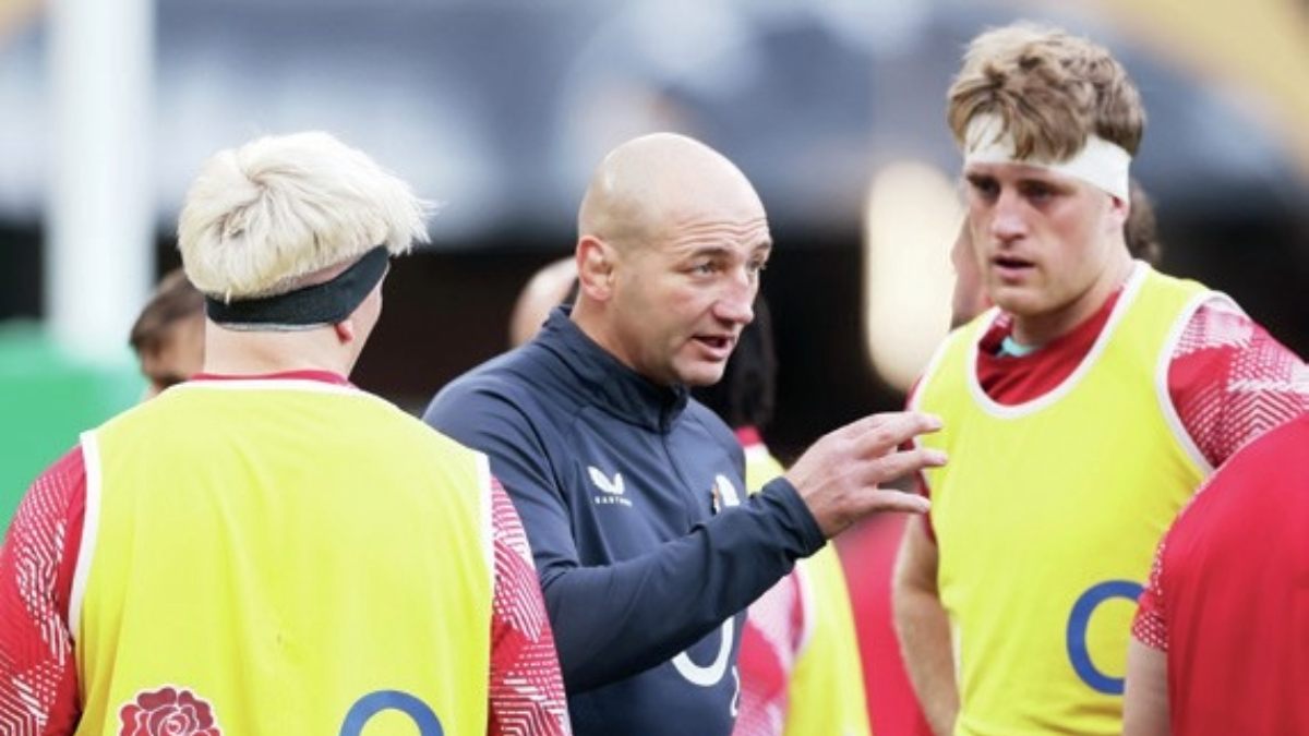 Steve Borthwick coaching England