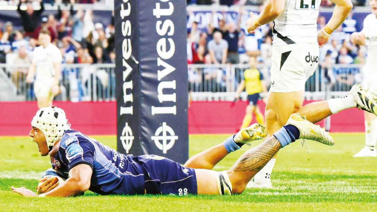 Temo Matiu scoring for Bordeaux against Bath