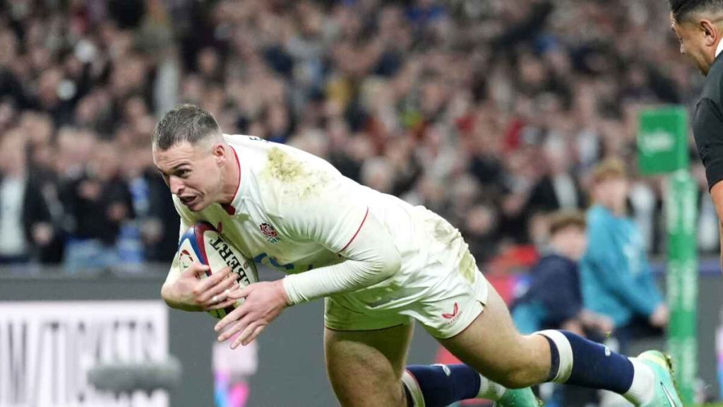 England's Tom Roebuck scores the fourth try against New Zealand