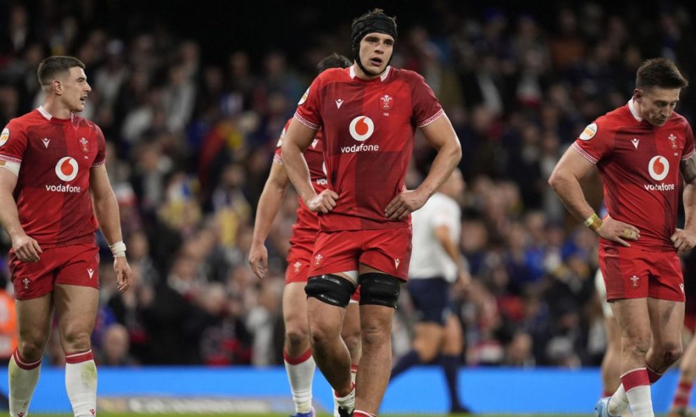 Wales players appear dejected during their 54-12 Six Nations defeat to France