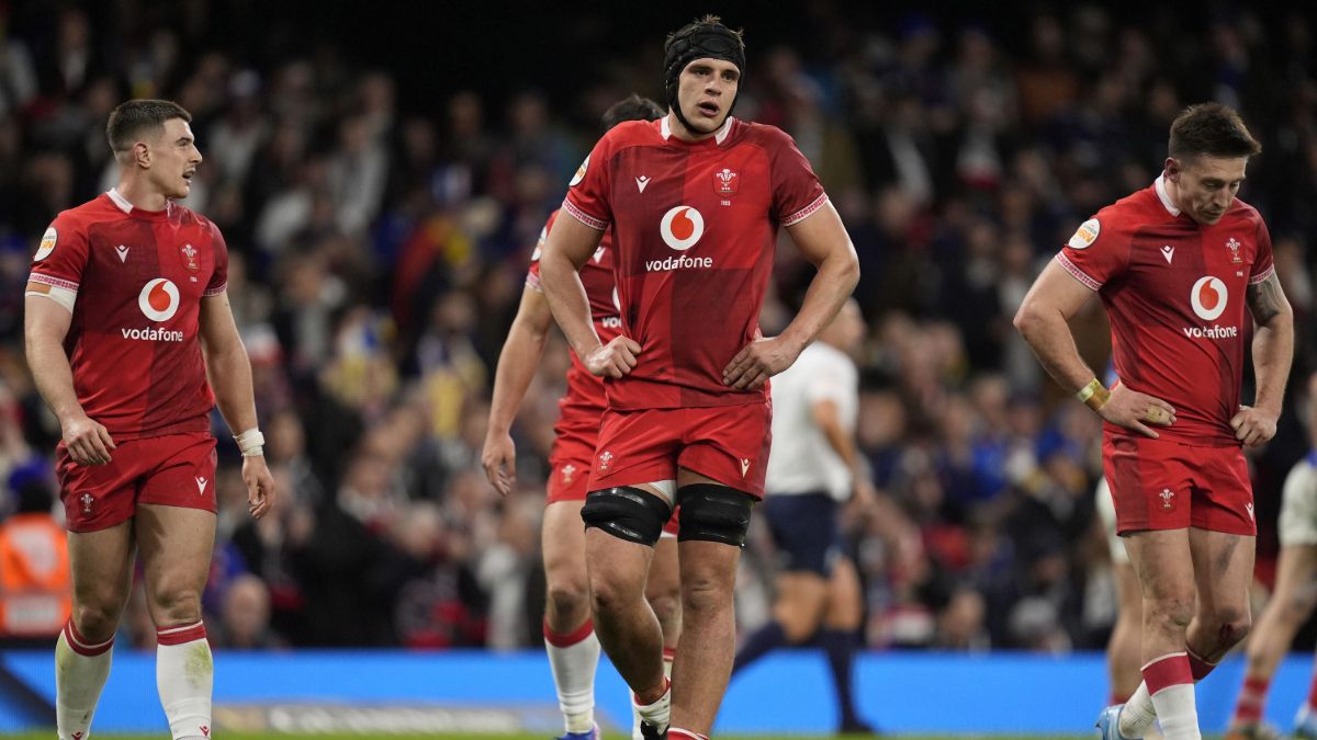 Wales players appear dejected during their 54-12 Six Nations defeat to France
