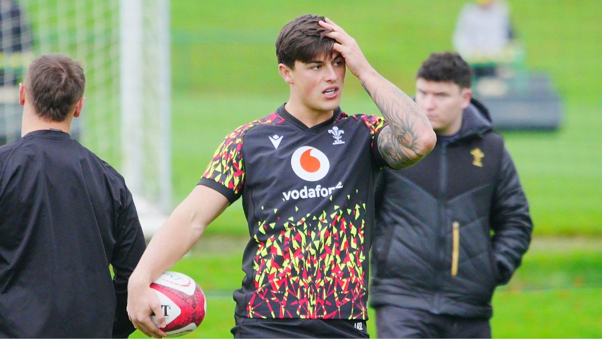 Louis Rees-Zammit at Wales training