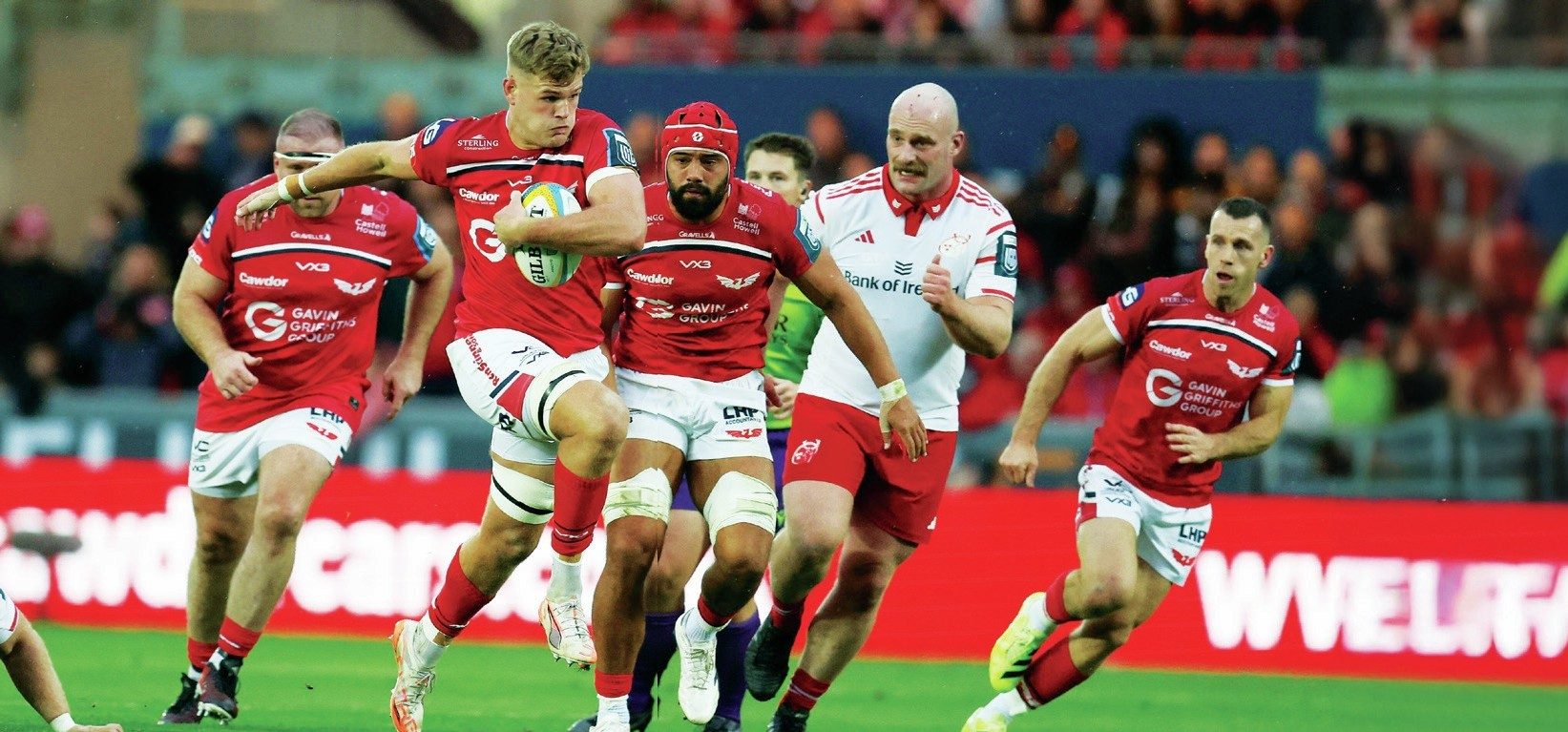 Taine Plumtree scores the late consolation for Scarlets