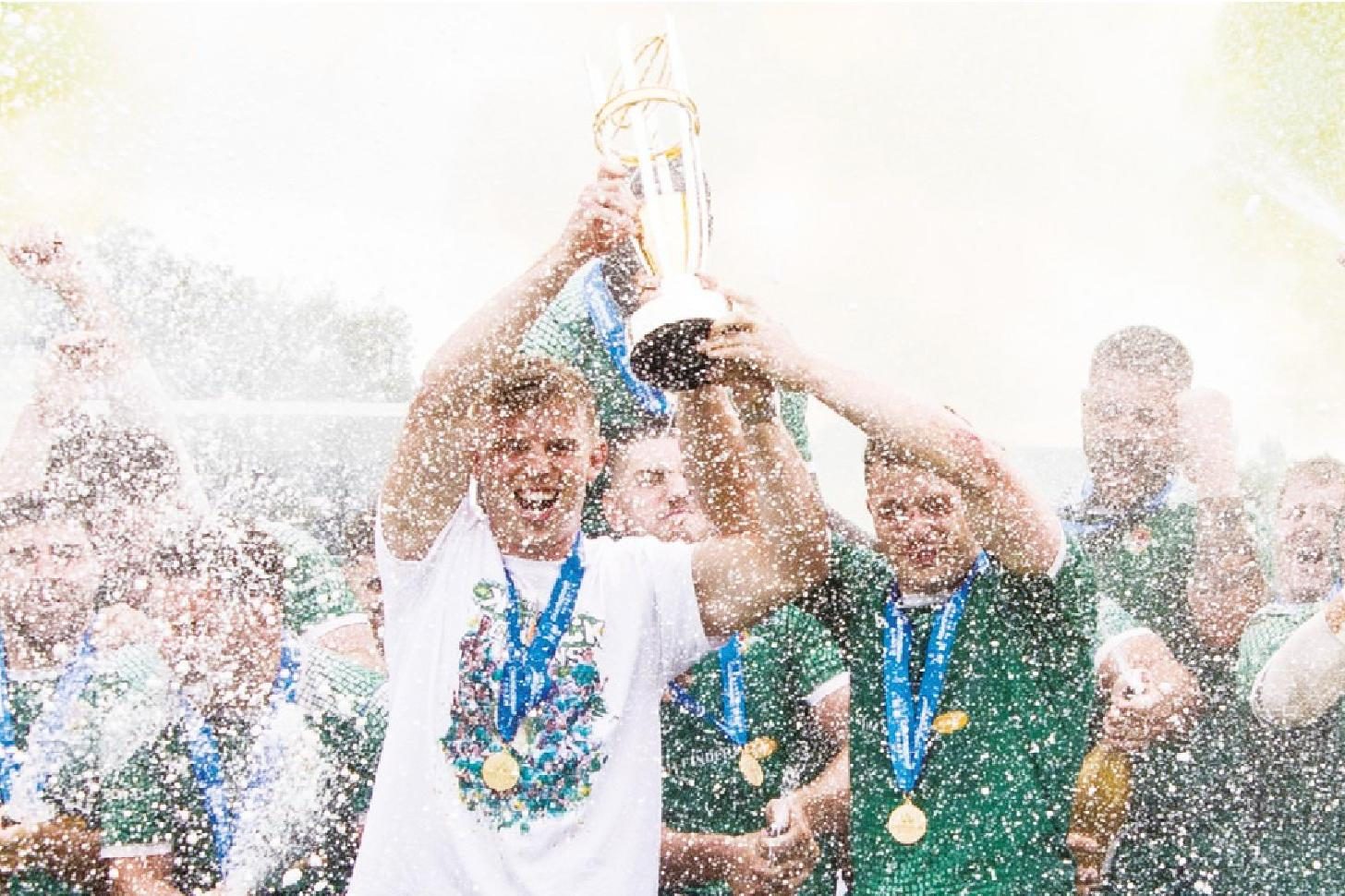 Ealing lift the trophy last season