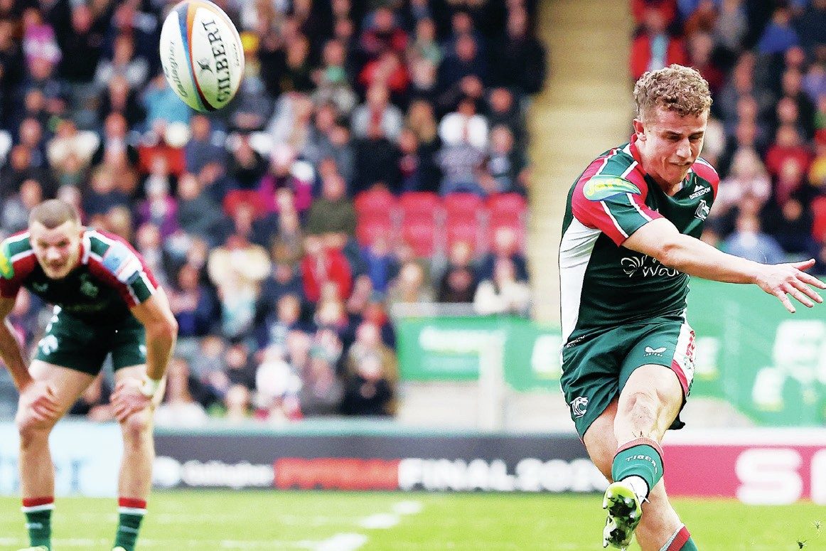 Billy Searle kicks the winning penalty for Leicester Tigers
