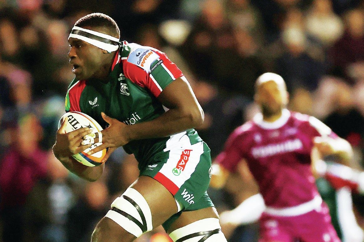Emeka Ilione breaks clear to score Leicester Tigers’ fourth try