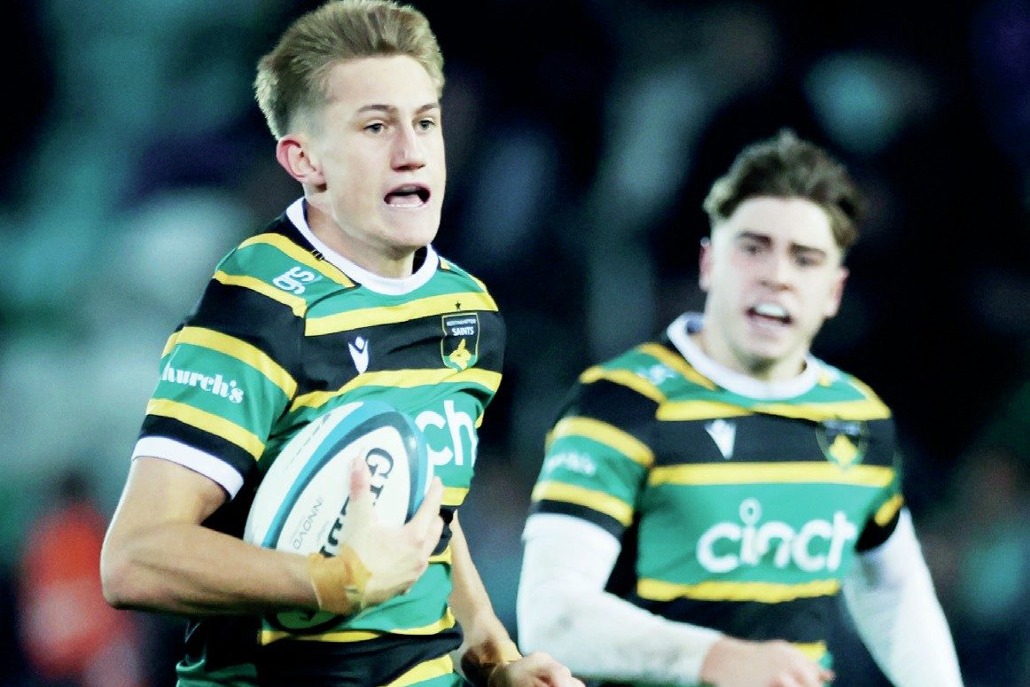 James Pater runs in the fourth Northampton Saints try