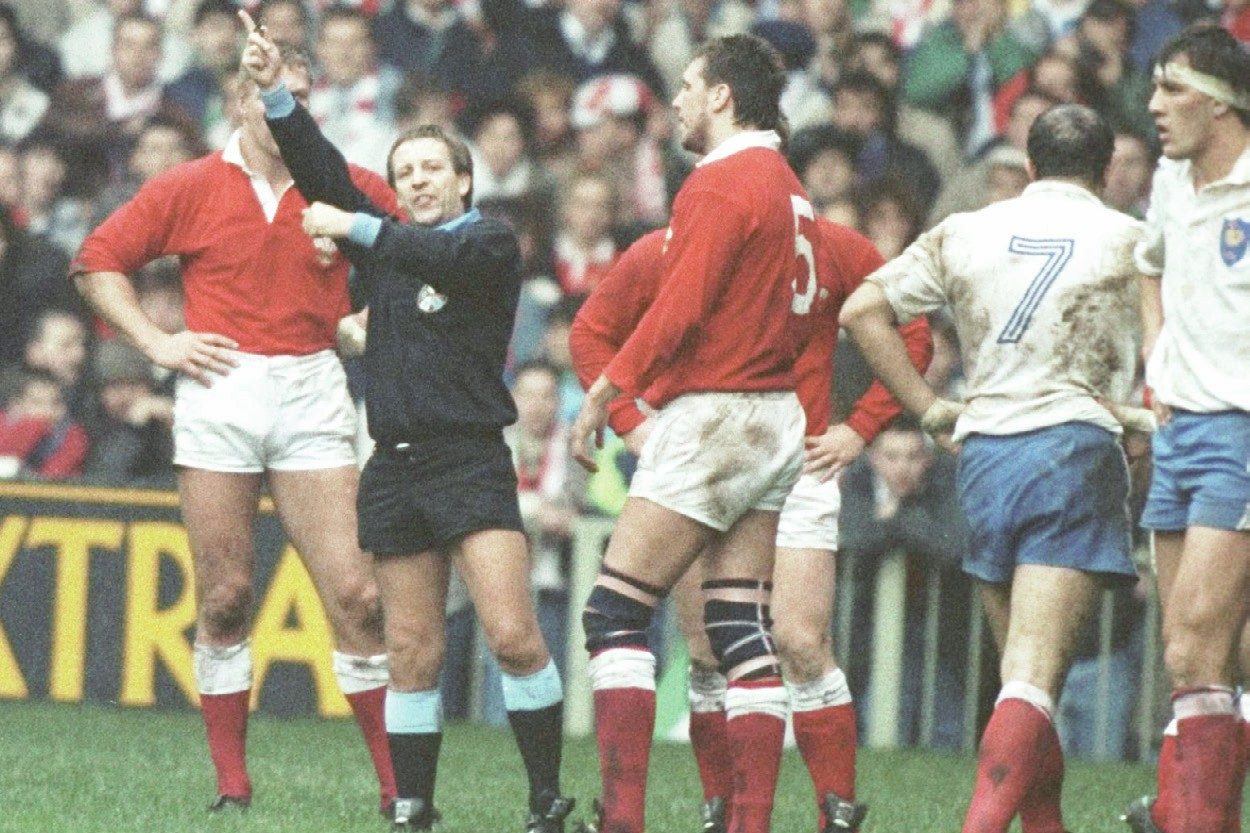 Fred Howard sends off Wales lock Kevin Moseley during the 1990 Five Nations match against France
