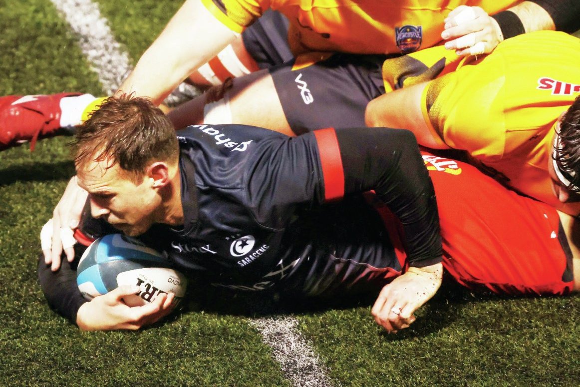Ivan van Zyl goes over for Saracens