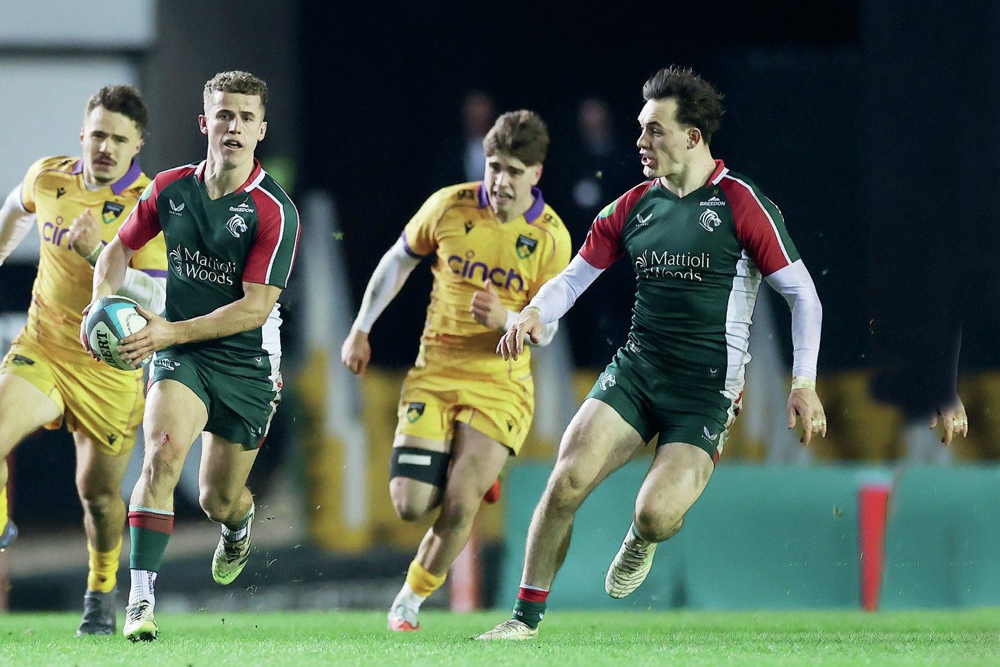 Leicester Tigers’ Billy Searle breaks through to put Will Wand in for a try