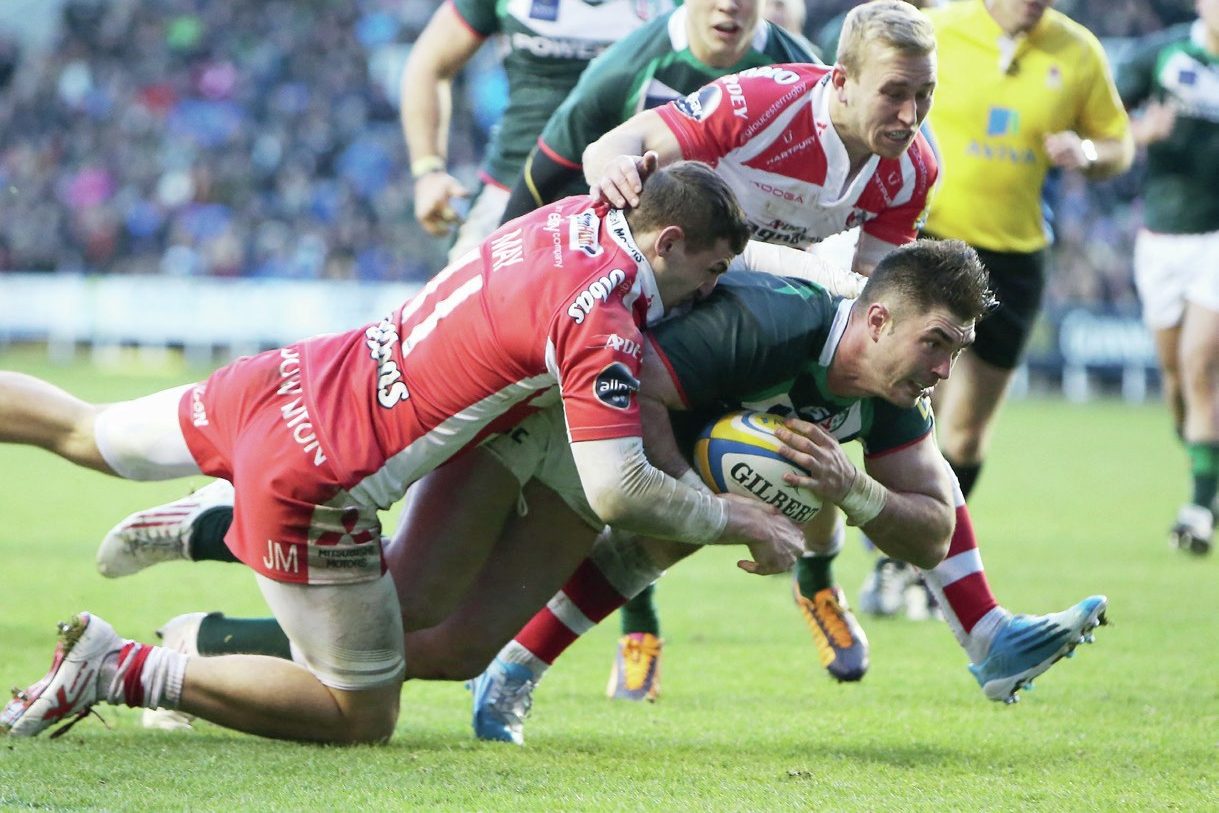 Eamonn Sheridan scoring for London Irish against Gloucester in 2013