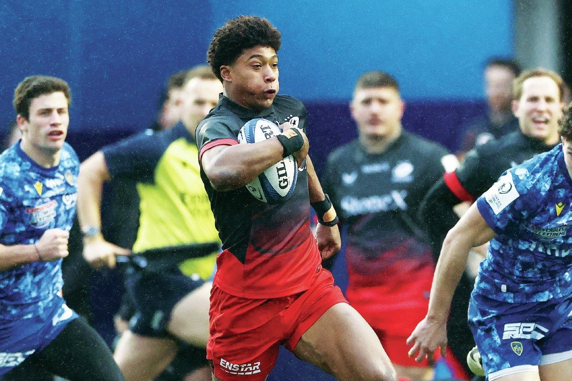 Noah Caluori streaks away to score the fifth try for Saracens