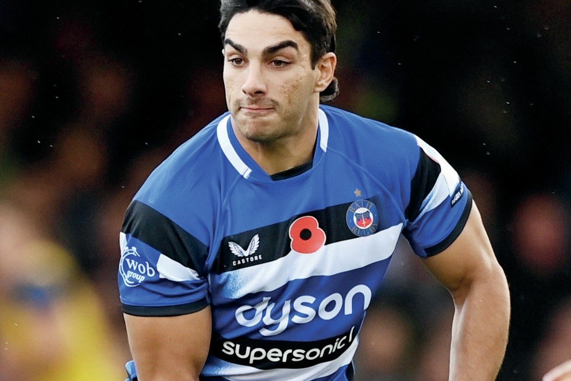 Santi Carreras in action for Bath