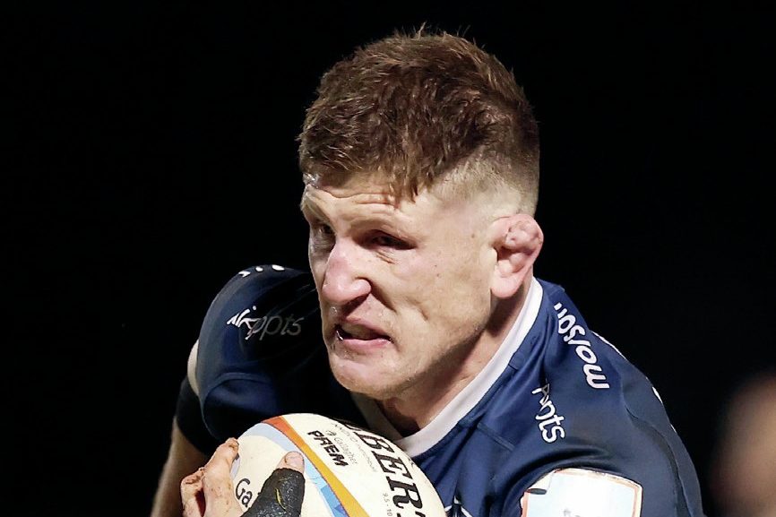Jacques Vermeulen breaks through to score for Sale Sharks