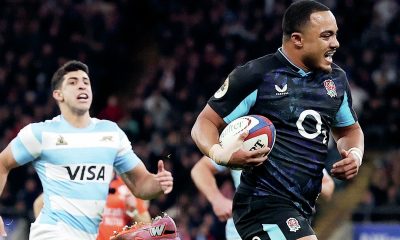 Max Ojomoh breaks clear to score for England in their match against Argentina