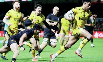 Rio Dyer runs in his second try for Dragons PICTURE: