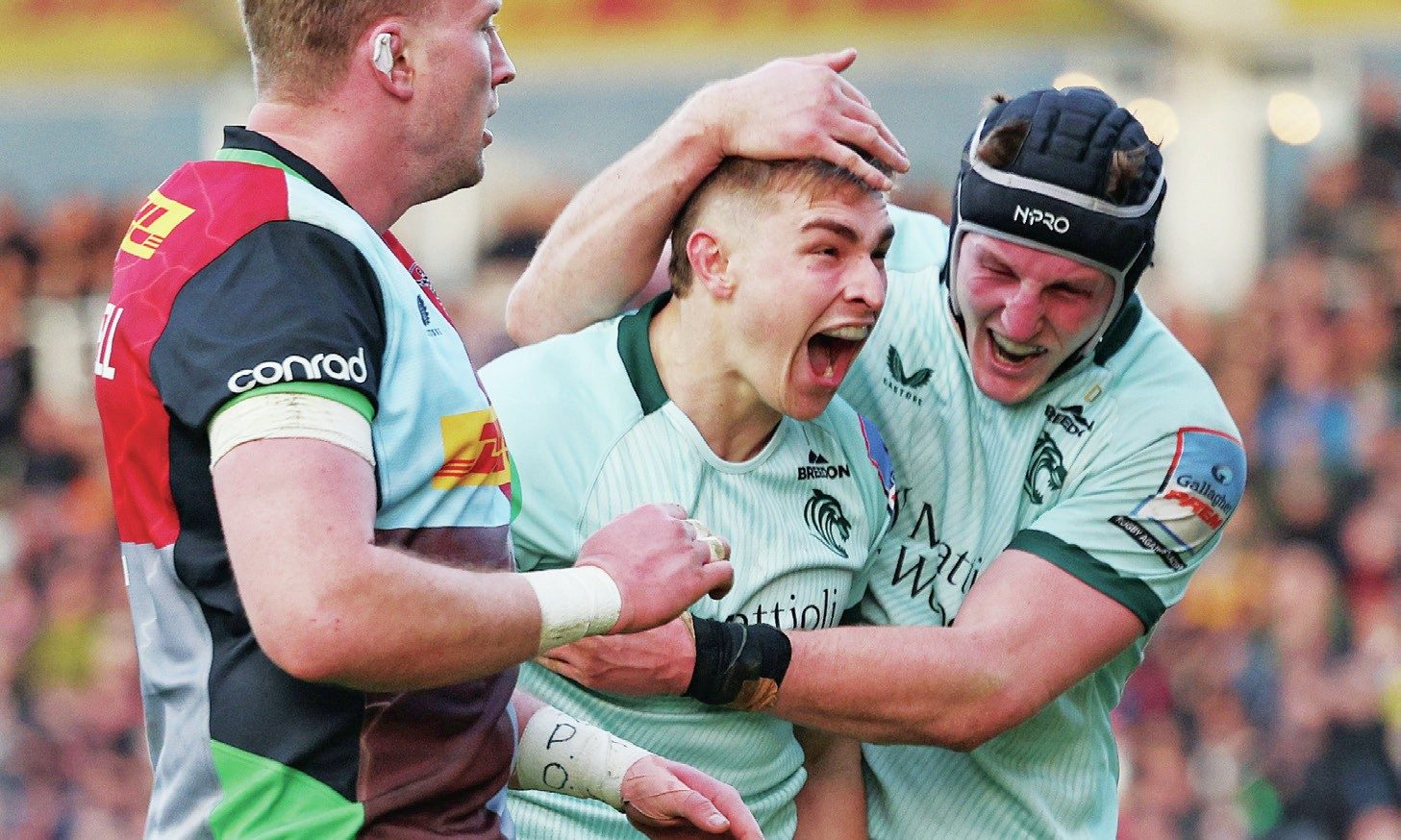 Jack van Poortvliet celebrates his try for Leicester Tigers