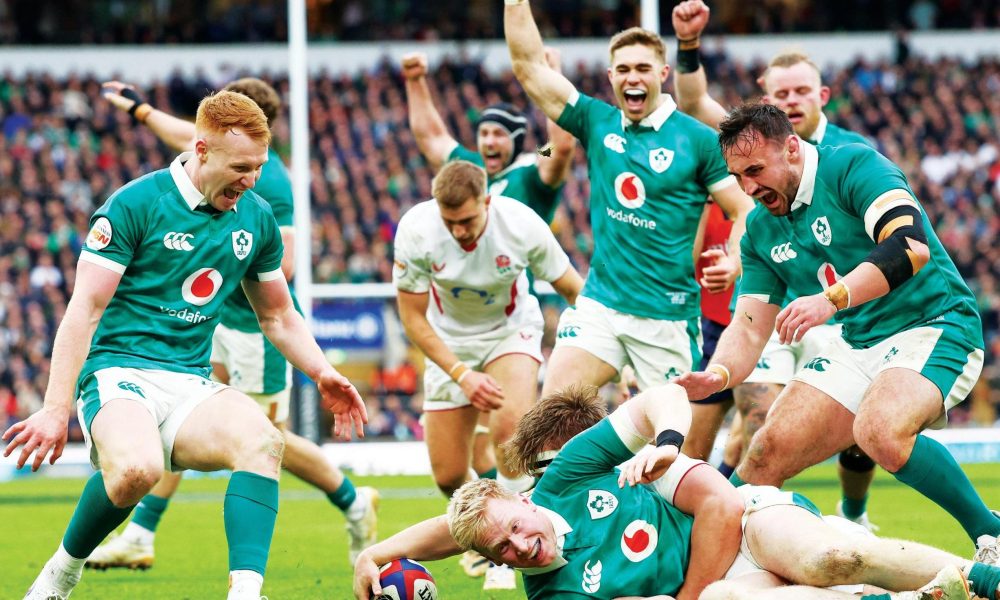 Ireland celebrate Jamie Osborne’s try