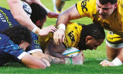 Levi Douglas goes over for the Dragons