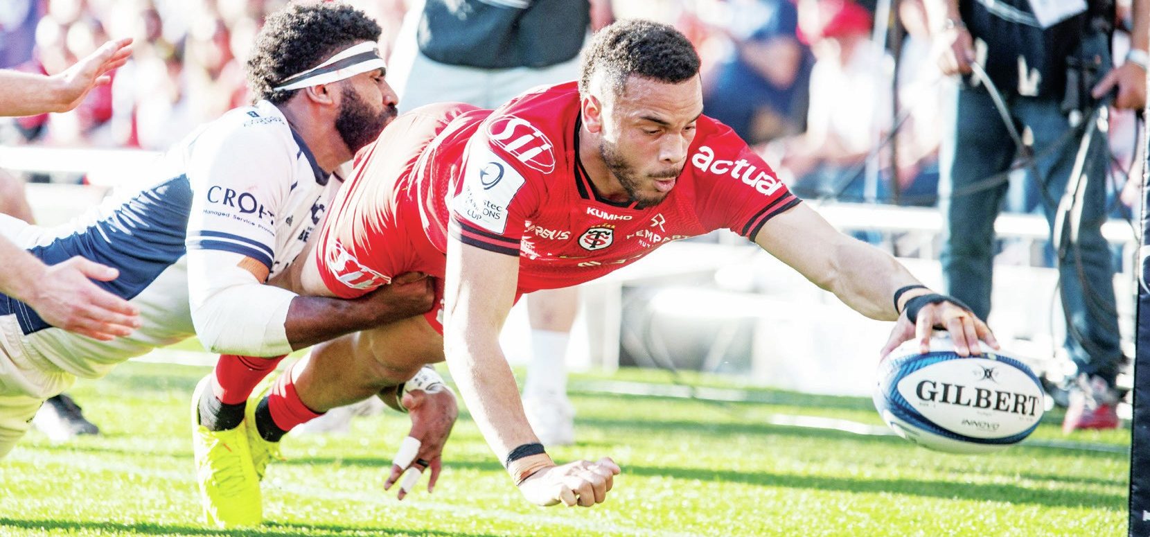 Matthis Lebel dives over to score for Toulouse