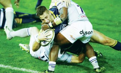 Huw Taylor scoring a try for Worcester Warriors against Bath during the Premiership 7s