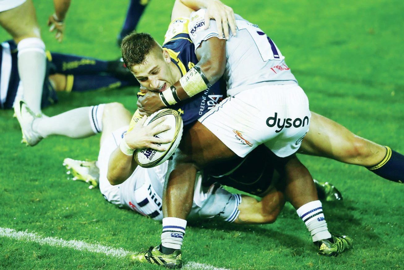 Huw Taylor scoring a try for Worcester Warriors against Bath during the Premiership 7s