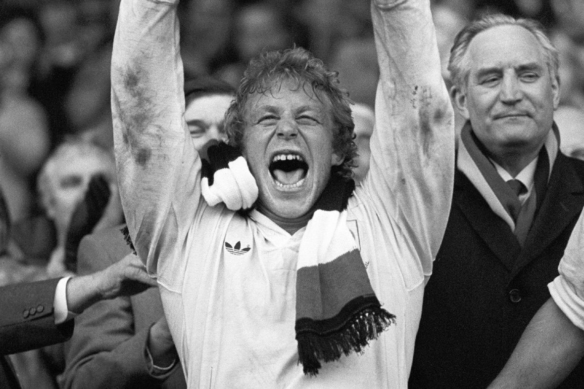 Roger Spurrell lifts the John Player Cup in 1985